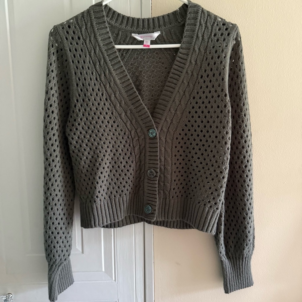 Juniors 2 pack Sweaters Cream and Green No Boundaries size 7-9 - Picture 6 of 12